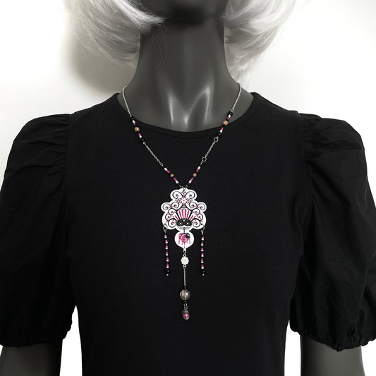 Collier Bettyloue noir et magenta